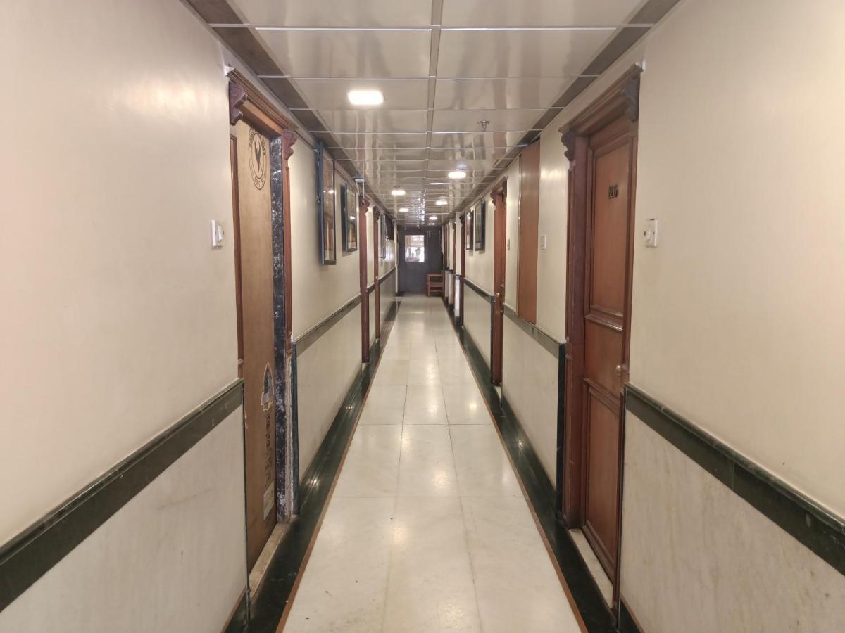 公路客栈酒店 孟买 外观 照片
